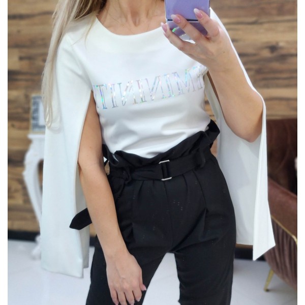 блуза с ефектни ръкави 